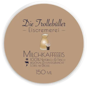 Milchkaffeeeis-Becher „Die Trollebüller Eiscremerei“ mit beigebraunem Deckel, Illustration von Milchkanne und Milchkaffee, Hinweis auf natürliche, regionale Herstellung, 150 ml