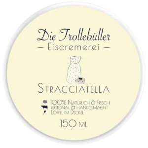 Stracciatella-Eis-Becher „Die Trollebüller Eiscremerei“ mit hellem Deckel, Illustration von Milchkanne und Schokostückchen, Hinweis auf natürliche, regionale Herstellung, 150 ml